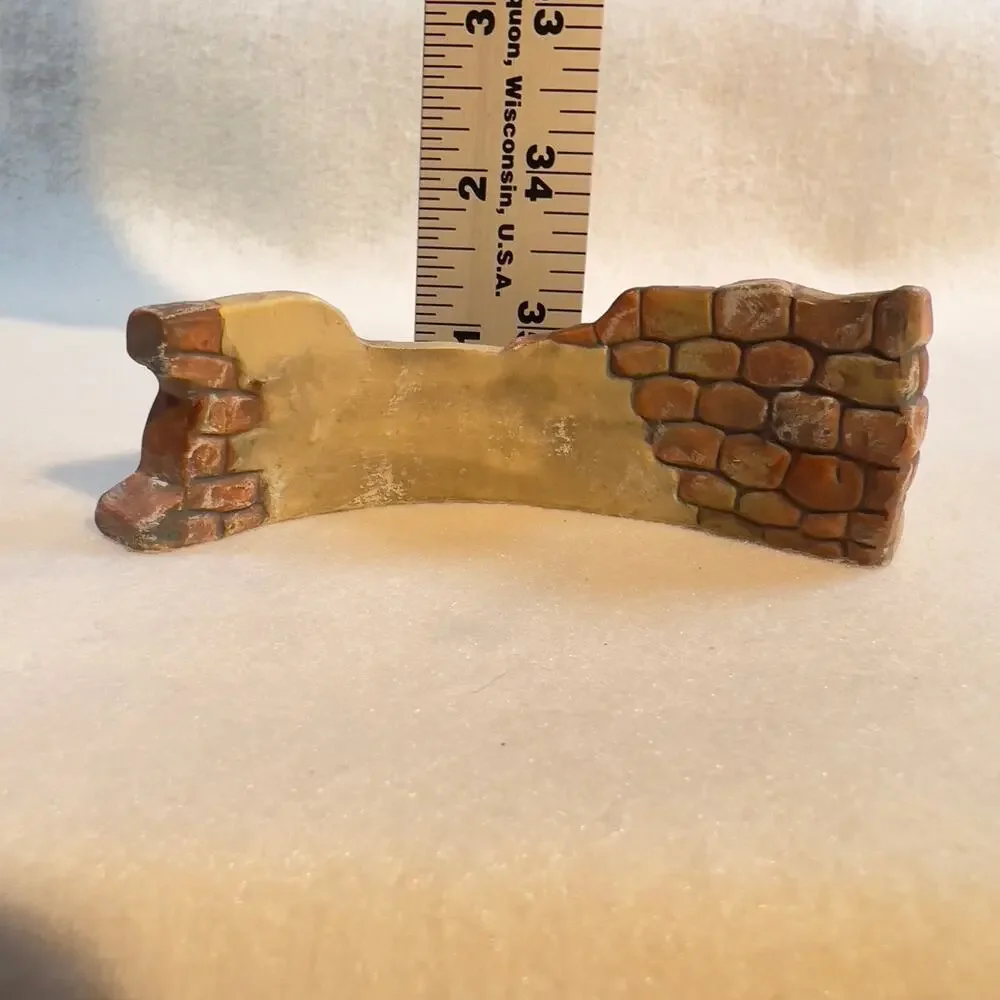 Grandeur Noel '01 Bethlehem Village Stone Wall Collector Ed. O'Well Porcelain